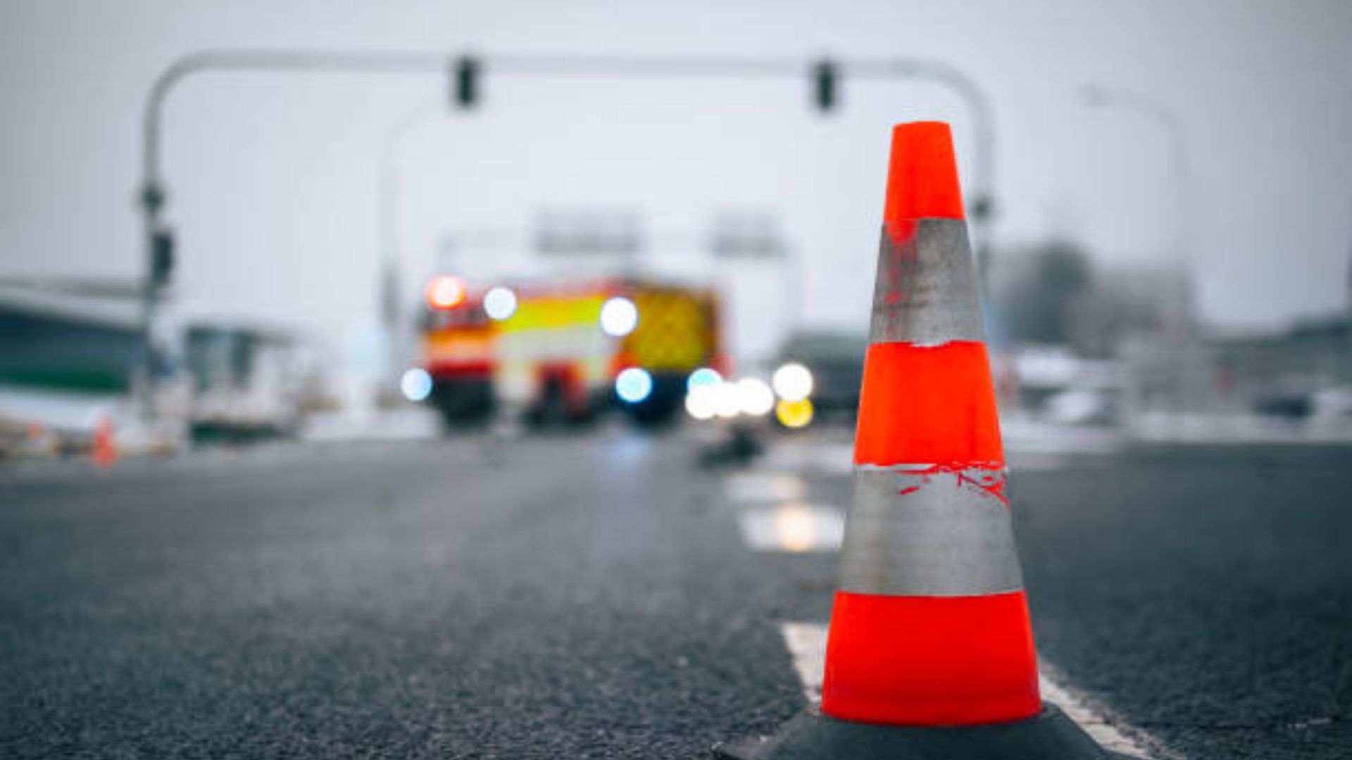 Colisão frontal entre caminhão e carro na BR-381 em Nova Era mobiliza equipes de resgate