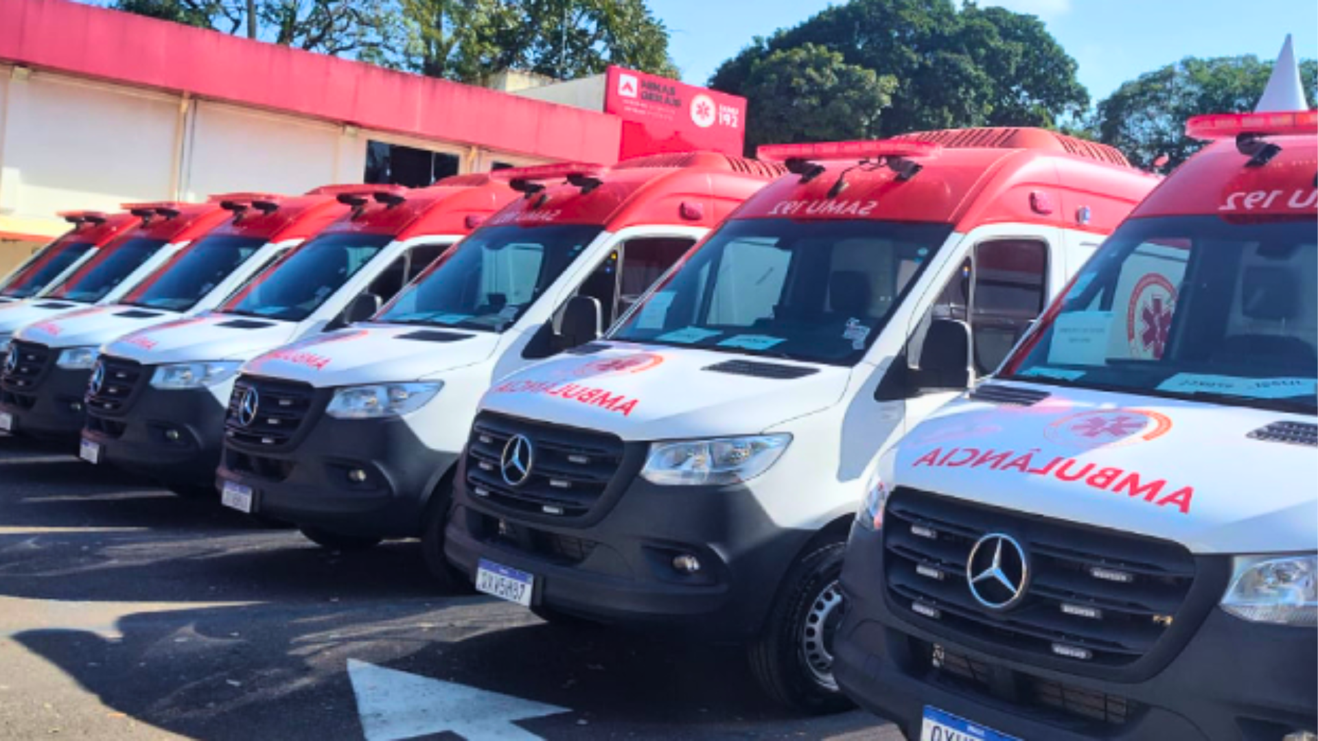 Homem em surto psicótico esfaqueia o próprio pai em Antônio Dias