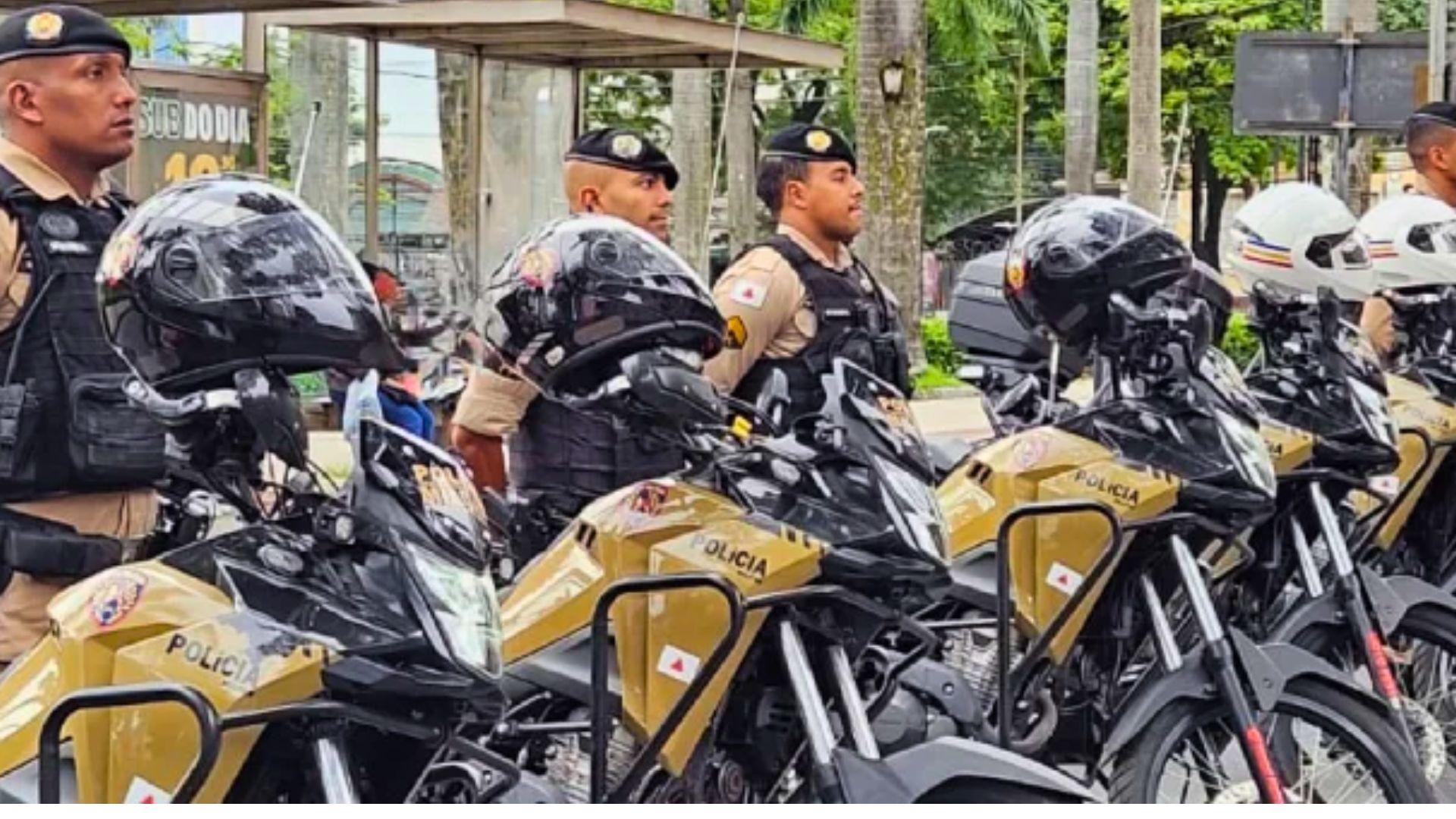 Quatro jovens são detidos com carro furtado durante operação policial em Santana do Paraíso