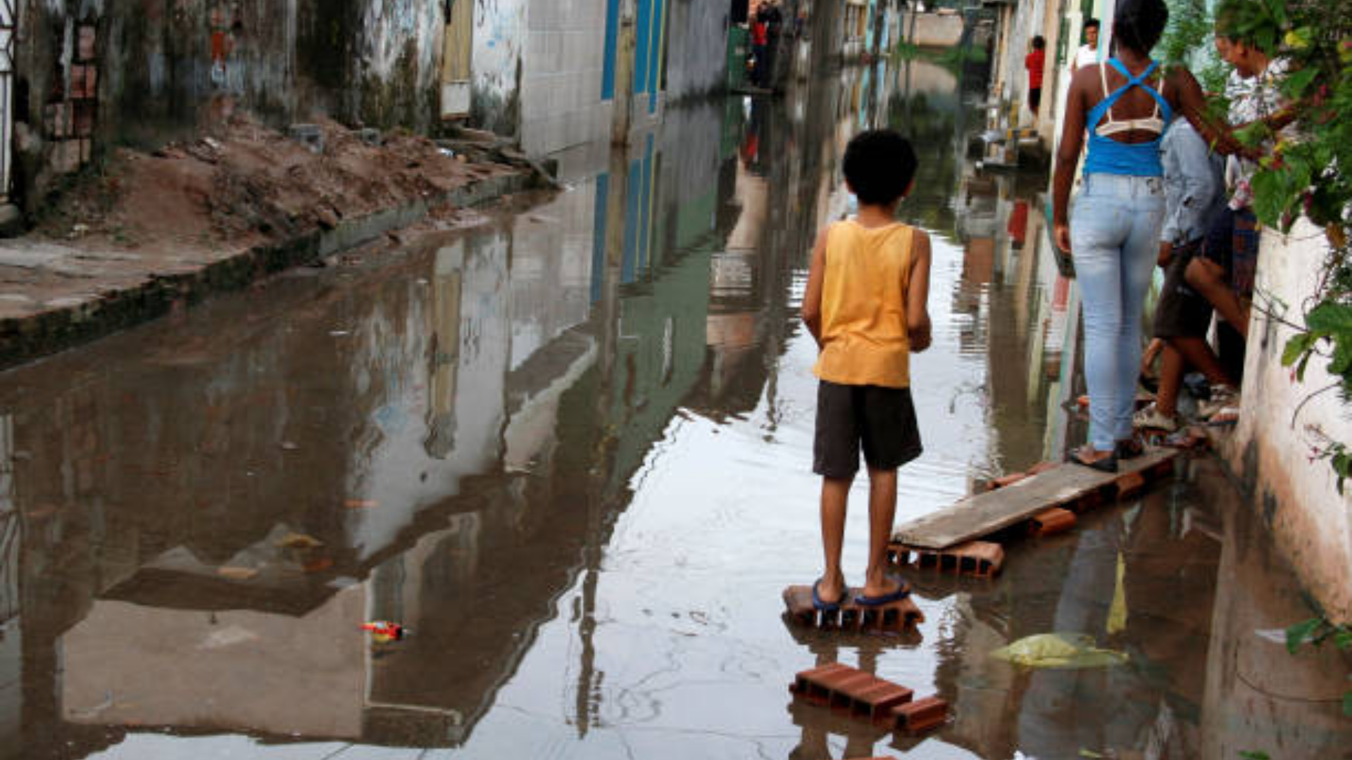Saiba como ajudar atingidos pela chuva em Minas; governo alerta para golpes