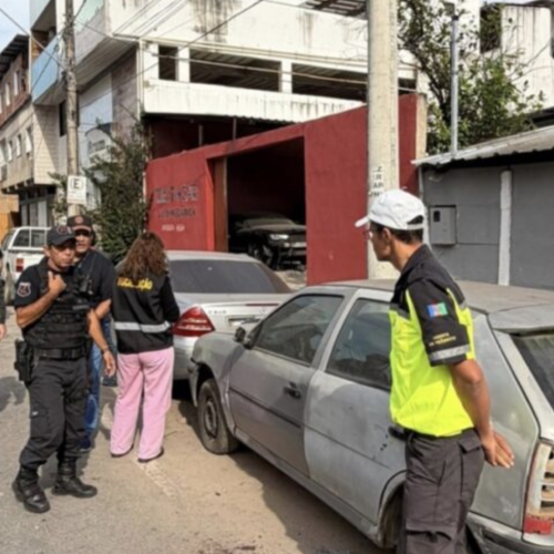 Operação no bairro Tiradentes resulta em 36 notificações a oficinas e reforça combate a veículos abandonados em Ipatinga
