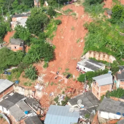 “Vale do Aço em Alerta: Tempestades de Janeiro Deixam Rastro de Destruição”